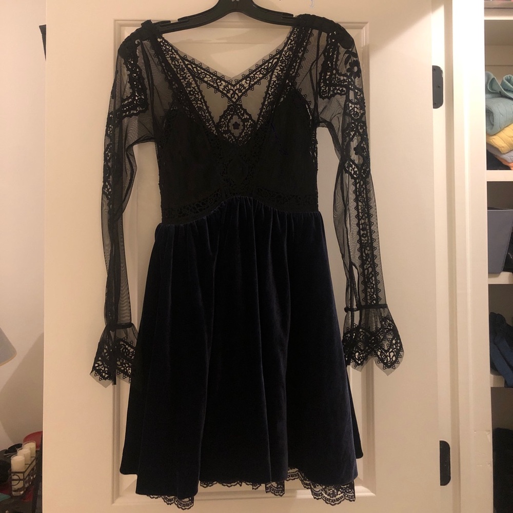 RARE✨ FREE PEOPLE VELVET AND LACE DRESS